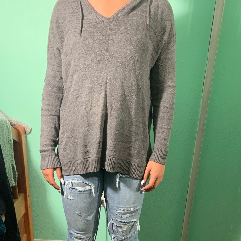 Grey Shirt/Sweatshirt